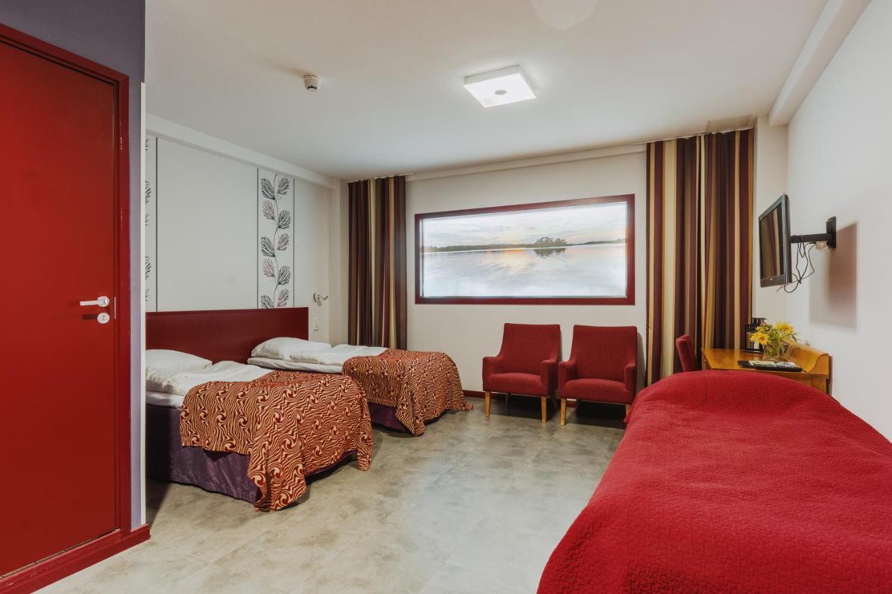 Hotel Salora Сало Екстер'єр фото