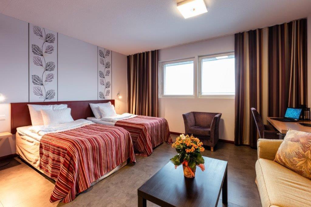 Hotel Salora Сало Екстер'єр фото