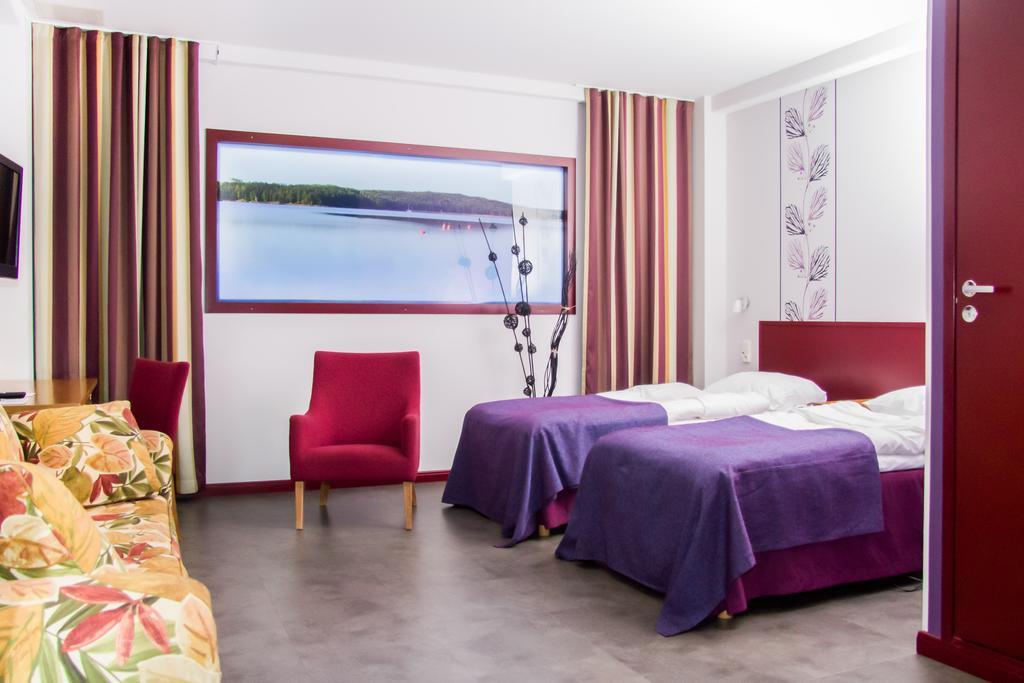Hotel Salora Сало Екстер'єр фото